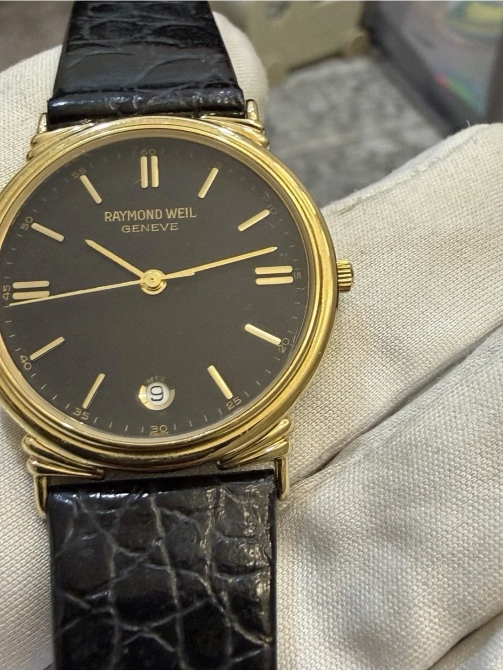 Vintage Raymond Weil Geneve 5631 18K Gold Plated Black Dial Unisex Dress Watch